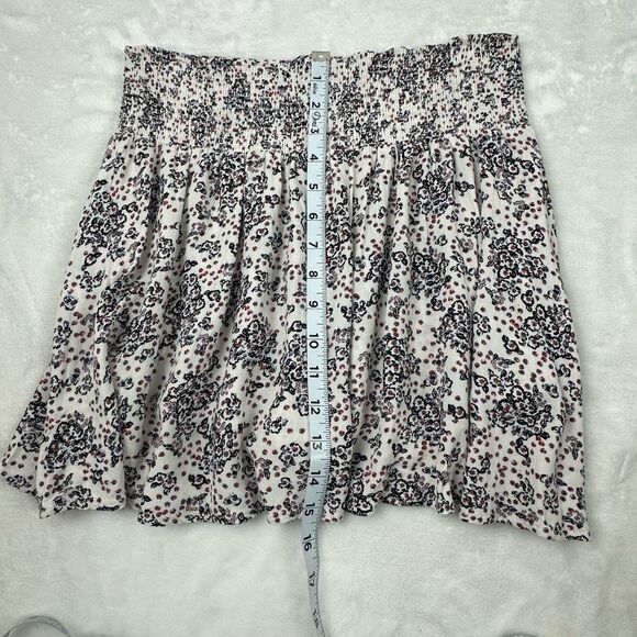 Free People Women's Size S Mini Skirt Skort Micro Floral Smocked Waist White - Picture 10 of 10
